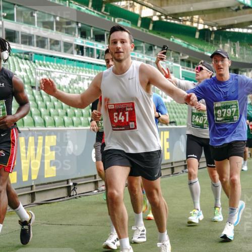 13.09.2026 - 21. swb-Marathon Bremen Michael Burmester http://msf.ph/oto/10457325 13.09.2026 12:53:50 Laufen im Stadion 102, 145, 161, 189, 313, 376, 385, 461, 472, 481, 541, 560, 615, 616, 666, 675, 683, 696, 740, 755, 792, 816, 827, 982, 985, 987, 1033, 1053, 1056, 1076, 1207, 1252, 1297, 1419, 1433, 1445, 1468, 1528, 1542, 1551, 1631, 1646, 1658, 1664, 1704, 1707, 1814, 2007, 2043, 2055, 2203, 2280, 2350, 2362, 2401, 2422, 2454, 2480, 2499, 2623, 2701, 2767, 2801, 2820, 2824, 2858, 2882, 2913, 2962, 2971, 2997, 3012, 3054, 3149, 3206, 3236, 3357, 3362, 3413, 3448, 4605 meine-sportfotos.de