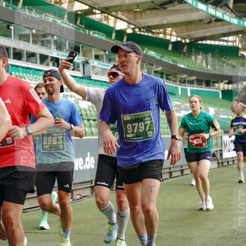 13.09.2026 - 21. swb-Marathon Bremen Michael Burmester http://msf.ph/oto/10457341 13.09.2026 12:53:51 Laufen im Stadion 102, 145, 161, 189, 313, 376, 385, 461, 472, 481, 541, 560, 615, 616, 666, 675, 683, 696, 740, 755, 792, 816, 827, 982, 985, 987, 1033, 1053, 1056, 1076, 1207, 1252, 1297, 1419, 1433, 1445, 1468, 1528, 1542, 1551, 1631, 1646, 1658, 1664, 1704, 1707, 1814, 2007, 2043, 2055, 2203, 2280, 2350, 2362, 2401, 2422, 2454, 2480, 2499, 2623, 2701, 2767, 2801, 2820, 2824, 2858, 2882, 2913, 2962, 2971, 2997, 3012, 3054, 3149, 3206, 3236, 3357, 3362, 3413, 4605 meine-sportfotos.de