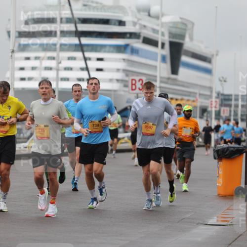13.09.2026 - Kiel Lauf Andreas Tolksdorf http://msf.ph/oto/10457345 13.09.2026 11:58:21 Kiellinie 275, 3, 35, 739, 9597 meine-sportfotos.de