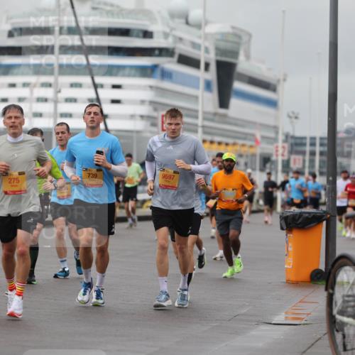 13.09.2026 - Kiel Lauf Andreas Tolksdorf http://msf.ph/oto/10457365 13.09.2026 11:58:21 Kiellinie 275, 36, 739, 9597 meine-sportfotos.de
