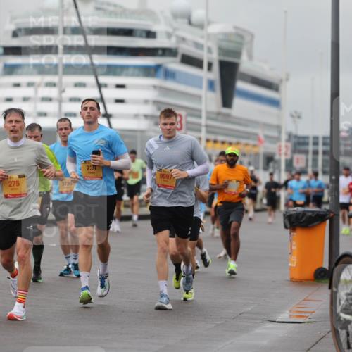 13.09.2026 - Kiel Lauf Andreas Tolksdorf http://msf.ph/oto/10457372 13.09.2026 11:58:21 Kiellinie 275, 3736, 739, 9597 meine-sportfotos.de
