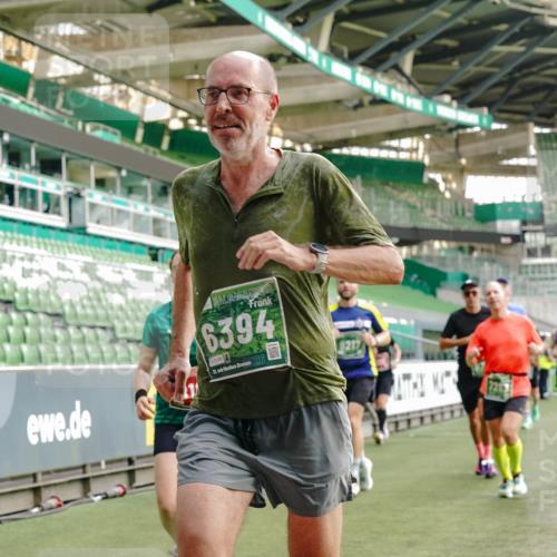 13.09.2026 - 21. swb-Marathon Bremen Michael Burmester http://msf.ph/oto/10457410 13.09.2026 12:53:52 Laufen im Stadion 102, 145, 161, 189, 313, 376, 385, 461, 472, 481, 541, 560, 615, 616, 666, 675, 683, 696, 740, 755, 792, 816, 827, 982, 985, 987, 1033, 1053, 1056, 1076, 1207, 1252, 1297, 1419, 1433, 1445, 1468, 1528, 1542, 1551, 1631, 1646, 1658, 1664, 1704, 1707, 1814, 2007, 2043, 2055, 2203, 2280, 2350, 2362, 2401, 2422, 2454, 2480, 2499, 2623, 2701, 2767, 2801, 2820, 2824, 2858, 2870, 2882, 2913, 2962, 2971, 2997, 3012, 3054, 3149, 3206, 3236, 3357, 3362, 3413, 4605 meine-sportfotos.de