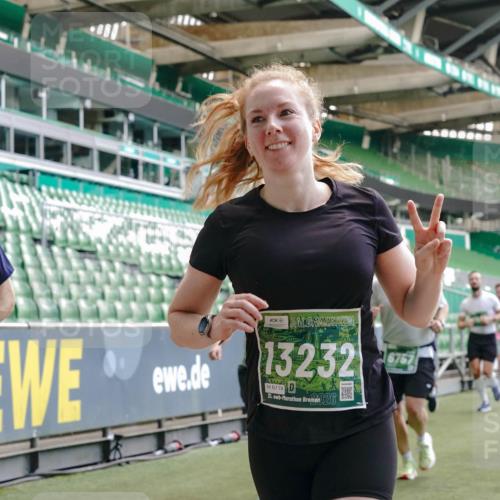 13.09.2026 - 21. swb-Marathon Bremen Michael Burmester http://msf.ph/oto/10457511 13.09.2026 13:11:34 Laufen im Stadion 265, 373, 581, 703, 843, 984, 1113, 1226, 1435, 1738, 1849, 1851, 1855, 1867, 1894, 1936, 1952, 1967, 2202, 2248, 2268, 2281, 2284, 2299, 2330, 2333, 2336, 2339, 2342, 2353, 2375, 2377, 2398, 2426, 2432, 2443, 2531, 2589, 2654, 2659, 2669, 2673, 2682, 2784, 2804, 2819, 2822, 2836, 2850, 2907, 2932, 2976, 3026, 3027, 3079, 3082, 3089, 3122, 3143, 3159, 3174, 3207, 3208, 3308, 3328, 3349, 3352, 3370, 3409, 3410, 3470, 3549, 551 meine-sportfotos.de