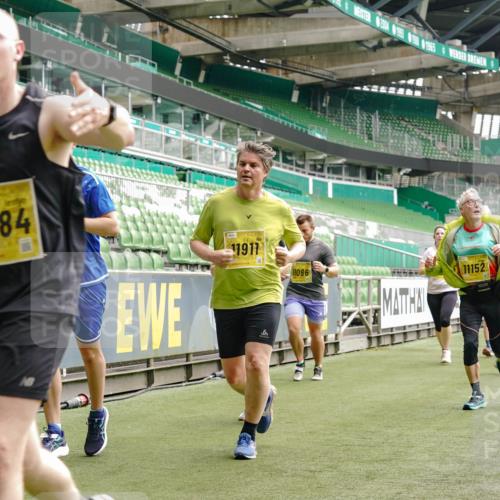 13.09.2026 - 21. swb-Marathon Bremen Michael Burmester http://msf.ph/oto/10457536 13.09.2026 10:33:34 Laufen im Stadion 10018, 10067, 10078, 10166, 10177, 10184, 10203, 10211, 10226, 10236, 10240, 10243, 10246, 10249, 10254, 10256, 10297, 10300, 10322, 10355, 10365, 10372, 10374, 10379, 10383, 10394, 10408, 10410, 10415, 10423, 10428, 10460, 10486, 10494, 10517, 10518, 10530, 10550, 10565, 10578, 10604, 10668, 10670, 10673, 10675, 10687, 10690, 10691, 10699, 10700, 10707, 10721, 10728, 10745, 10749, 10750, 10771, 10772, 10787, 10788, 10794, 10809, 10857, 11126 meine-sportfotos.de