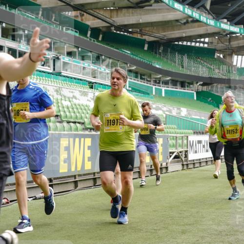 13.09.2026 - 21. swb-Marathon Bremen Michael Burmester http://msf.ph/oto/10457561 13.09.2026 10:33:34 Laufen im Stadion 10018, 10067, 10078, 10166, 10177, 10184, 10203, 10211, 10226, 10236, 10240, 10243, 10246, 10249, 10254, 10256, 10297, 10300, 10322, 10355, 10365, 10372, 10374, 10379, 10383, 10394, 10408, 10410, 10415, 10423, 10428, 10460, 10486, 10494, 10517, 10518, 10530, 10550, 10565, 10578, 10604, 10668, 10670, 10673, 10675, 10687, 10690, 10691, 10699, 10700, 10707, 10721, 10728, 10745, 10749, 10750, 10771, 10772, 10787, 10788, 10794, 10809, 10857, 11126 meine-sportfotos.de