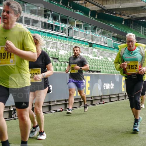 13.09.2026 - 21. swb-Marathon Bremen Michael Burmester http://msf.ph/oto/10457621 13.09.2026 10:33:36 Laufen im Stadion 10018, 10067, 10078, 10166, 10177, 10184, 10203, 10211, 10226, 10236, 10240, 10243, 10249, 10254, 10256, 10297, 10300, 10322, 10355, 10365, 10372, 10374, 10379, 10383, 10394, 10408, 10410, 10415, 10423, 10428, 10460, 10486, 10494, 10517, 10518, 10530, 10550, 10565, 10578, 10604, 10668, 10670, 10673, 10675, 10687, 10690, 10691, 10699, 10700, 10707, 10721, 10728, 10745, 10749, 10750, 10771, 10772, 10787, 10788, 10794, 10809, 10828, 10857, 10914, 11126 meine-sportfotos.de