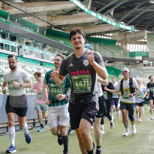 13.09.2026 - 21. swb-Marathon Bremen Michael Burmester http://msf.ph/oto/10457777 13.09.2026 13:11:38 Laufen im Stadion 265, 373, 581, 703, 843, 984, 1113, 1226, 1435, 1738, 1849, 1851, 1855, 1894, 1936, 1952, 1967, 2202, 2248, 2268, 2281, 2284, 2299, 2330, 2333, 2336, 2339, 2342, 2353, 2375, 2377, 2398, 2426, 2432, 2443, 2531, 2589, 2654, 2659, 2669, 2673, 2682, 2784, 2804, 2819, 2822, 2836, 2850, 2907, 2932, 2976, 3026, 3027, 3079, 3082, 3089, 3122, 3143, 3155, 3159, 3174, 3207, 3208, 3308, 3328, 3349, 3352, 3370, 3409, 3410, 3470, 3549, 551 meine-sportfotos.de