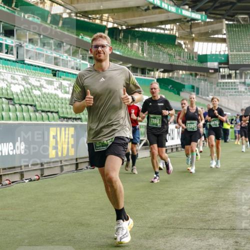 13.09.2026 - 21. swb-Marathon Bremen Michael Burmester http://msf.ph/oto/10457791 13.09.2026 12:54:03 Laufen im Stadion 102, 145, 161, 189, 201, 313, 376, 385, 461, 472, 481, 541, 560, 615, 616, 666, 675, 696, 740, 755, 816, 827, 982, 985, 987, 1053, 1056, 1076, 1207, 1252, 1297, 1419, 1433, 1445, 1468, 1528, 1542, 1551, 1631, 1658, 1664, 1704, 1707, 1814, 2043, 2055, 2280, 2350, 2362, 2390, 2401, 2422, 2454, 2499, 2623, 2701, 2733, 2801, 2820, 2824, 2858, 2870, 2882, 2913, 2922, 2962, 2971, 2997, 3012, 3054, 3206, 3236, 3241, 3356, 3357, 3362, 3413, 4605 meine-sportfotos.de