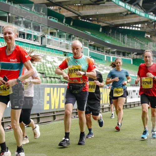 13.09.2026 - 21. swb-Marathon Bremen Michael Burmester http://msf.ph/oto/10457819 13.09.2026 10:33:38 Laufen im Stadion 10018, 10067, 10078, 10166, 10177, 10184, 10203, 10211, 10226, 10236, 10240, 10243, 10249, 10254, 10256, 10297, 10300, 10322, 10355, 10356, 10365, 10372, 10374, 10379, 10383, 10394, 10408, 10410, 10415, 10423, 10428, 10460, 10486, 10494, 10517, 10518, 10530, 10550, 10565, 10578, 10604, 10668, 10670, 10673, 10675, 10687, 10690, 10691, 10699, 10700, 10707, 10721, 10728, 10745, 10749, 10750, 10771, 10772, 10787, 10788, 10794, 10809, 10828, 10857, 10914, 11126 meine-sportfotos.de