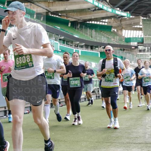 13.09.2026 - 21. swb-Marathon Bremen Michael Burmester http://msf.ph/oto/10457834 13.09.2026 13:11:39 Laufen im Stadion 265, 373, 581, 703, 843, 984, 1113, 1226, 1435, 1738, 1849, 1851, 1855, 1894, 1936, 1952, 1967, 2202, 2248, 2281, 2284, 2299, 2330, 2333, 2336, 2339, 2342, 2353, 2375, 2377, 2398, 2426, 2432, 2443, 2531, 2589, 2654, 2659, 2669, 2673, 2682, 2784, 2804, 2819, 2822, 2836, 2850, 2907, 2932, 2976, 3026, 3027, 3079, 3082, 3089, 3122, 3143, 3155, 3159, 3174, 3207, 3208, 3308, 3328, 3349, 3352, 3370, 3409, 3410, 3470, 3549, 551 meine-sportfotos.de