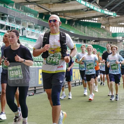 13.09.2026 - 21. swb-Marathon Bremen Michael Burmester http://msf.ph/oto/10457963 13.09.2026 13:11:41 Laufen im Stadion 118, 265, 373, 581, 703, 843, 984, 1113, 1226, 1435, 1738, 1849, 1851, 1894, 1936, 1952, 1967, 2202, 2248, 2281, 2284, 2299, 2330, 2333, 2336, 2339, 2342, 2353, 2375, 2377, 2398, 2426, 2432, 2443, 2531, 2589, 2654, 2659, 2669, 2673, 2682, 2784, 2804, 2819, 2822, 2836, 2850, 2907, 2932, 2976, 3026, 3027, 3079, 3082, 3089, 3122, 3143, 3155, 3159, 3174, 3207, 3208, 3308, 3328, 3349, 3352, 3370, 3409, 3410, 3470, 3549, 551 meine-sportfotos.de
