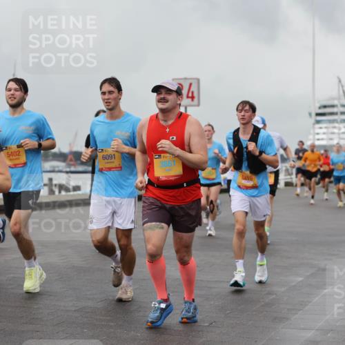 13.09.2026 - Kiel Lauf Andreas Tolksdorf http://msf.ph/oto/10457983 13.09.2026 11:59:14 Kiellinie 10389, 5402, 4, 6091, 3861, 8119 meine-sportfotos.de
