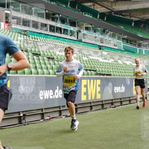 13.09.2026 - 21. swb-Marathon Bremen Michael Burmester http://msf.ph/oto/10457995 13.09.2026 10:33:41 Laufen im Stadion 10018, 10067, 10078, 10166, 10177, 10184, 10203, 10211, 10226, 10236, 10240, 10243, 10249, 10254, 10256, 10297, 10300, 10322, 10355, 10356, 10365, 10372, 10374, 10379, 10383, 10394, 10408, 10410, 10415, 10423, 10428, 10460, 10486, 10494, 10530, 10550, 10565, 10578, 10604, 10668, 10670, 10673, 10675, 10687, 10690, 10691, 10699, 10700, 10707, 10721, 10728, 10745, 10749, 10750, 10771, 10772, 10787, 10788, 10794, 10809, 10828, 10857, 10914, 11126, 11343 meine-sportfotos.de