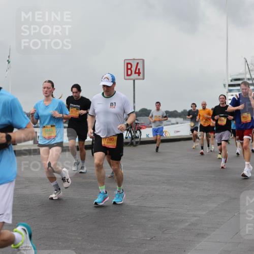 13.09.2026 - Kiel Lauf Andreas Tolksdorf http://msf.ph/oto/10458000 13.09.2026 11:59:15 Kiellinie 5443, 8732, 4, 180, 4654, 3 meine-sportfotos.de