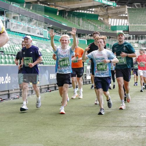 13.09.2026 - 21. swb-Marathon Bremen Michael Burmester http://msf.ph/oto/10458029 13.09.2026 13:11:42 Laufen im Stadion 118, 265, 373, 581, 703, 843, 984, 1113, 1226, 1334, 1435, 1738, 1849, 1851, 1894, 1936, 1952, 1967, 2202, 2248, 2281, 2284, 2299, 2330, 2333, 2336, 2339, 2342, 2353, 2375, 2377, 2398, 2426, 2432, 2443, 2531, 2589, 2654, 2659, 2669, 2673, 2682, 2784, 2804, 2819, 2822, 2836, 2850, 2907, 2932, 2976, 3026, 3027, 3079, 3082, 3089, 3122, 3143, 3155, 3159, 3174, 3207, 3208, 3308, 3328, 3349, 3352, 3370, 3409, 3410, 3470, 3549, 551 meine-sportfotos.de