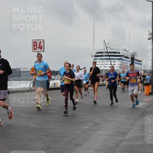 13.09.2026 - Kiel Lauf Andreas Tolksdorf http://msf.ph/oto/10458066 13.09.2026 11:59:19 Kiellinie 554, 9982, 4, 3, 4574 meine-sportfotos.de