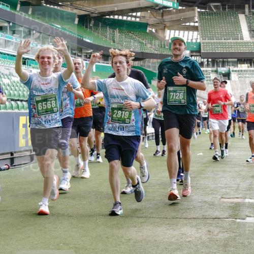 13.09.2026 - 21. swb-Marathon Bremen Michael Burmester http://msf.ph/oto/10458097 13.09.2026 13:11:42 Laufen im Stadion 118, 265, 373, 581, 703, 843, 984, 1113, 1226, 1334, 1435, 1738, 1849, 1851, 1894, 1936, 1952, 1967, 2202, 2248, 2281, 2284, 2299, 2330, 2333, 2336, 2339, 2342, 2353, 2375, 2377, 2398, 2426, 2432, 2443, 2531, 2589, 2654, 2659, 2669, 2673, 2682, 2784, 2804, 2819, 2822, 2836, 2850, 2907, 2932, 2976, 3026, 3027, 3079, 3082, 3089, 3122, 3143, 3155, 3159, 3174, 3207, 3208, 3308, 3328, 3349, 3352, 3370, 3409, 3410, 3470, 3549, 551 meine-sportfotos.de