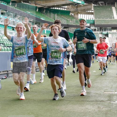 13.09.2026 - 21. swb-Marathon Bremen Michael Burmester http://msf.ph/oto/10458120 13.09.2026 13:11:42 Laufen im Stadion 118, 265, 373, 581, 703, 843, 984, 1113, 1226, 1334, 1435, 1738, 1849, 1851, 1894, 1936, 1952, 1967, 2202, 2248, 2281, 2284, 2299, 2330, 2333, 2336, 2339, 2342, 2353, 2375, 2377, 2398, 2426, 2432, 2443, 2531, 2589, 2654, 2659, 2669, 2673, 2682, 2784, 2804, 2819, 2822, 2836, 2850, 2907, 2932, 2976, 3026, 3027, 3079, 3082, 3089, 3122, 3143, 3155, 3159, 3174, 3207, 3208, 3308, 3328, 3349, 3352, 3370, 3409, 3410, 3470, 3549, 551 meine-sportfotos.de