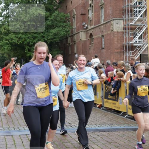 13.09.2026 - Kiel Lauf Yannick Fuchs http://msf.ph/oto/10458142 13.09.2026 09:50:35 Ziel 797, 1545, 2811, 2816, 3289, 3561, 3698, 3838, 4145, 4229, 5851, 6592, 7134, 7585, 7662, 8407, 9109, 9990, 10302, 10865, 12319, 12705, 639, 951, 1033, 1366, 1796, 3042, 3602, 4229, 4856, 5184, 5254, 5535, 5596, 5619, 7142, 7864, 8023, 8042, 8584, 8585, 8589, 8790, 8890, 9549, 9683, 9780, 9793, 10074, 10108, 10487, 10491, 10548, 10653, 11565, 11814, 763, 1949, 4389, 5235, 6138, 6336, 6455, 6647, 6829, 6893, 7449, 7694, 8405, 8672, 9550, 10155, 10333, 11652 meine-sportfotos.de