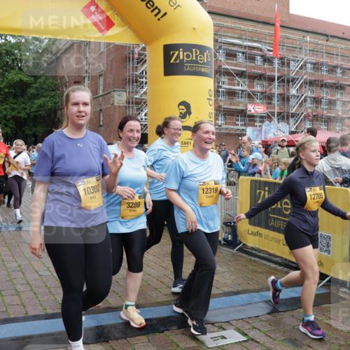 13.09.2026 - Kiel Lauf Yannick Fuchs http://msf.ph/oto/10458176 13.09.2026 09:50:37 Ziel 797, 1545, 2811, 2816, 3289, 3561, 3698, 3838, 4145, 5851, 6592, 7134, 7585, 7662, 7694, 8407, 8672, 9990, 10302, 10865, 12319, 12705, 639, 1366, 3042, 3602, 3698, 4229, 4856, 5184, 5254, 5535, 5596, 5619, 7142, 7864, 8023, 8042, 8790, 8890, 9109, 9549, 9683, 9780, 9793, 10074, 10108, 10487, 10491, 10548, 10653, 11565, 11814, 468, 763, 1373, 1949, 4389, 5235, 6138, 6336, 6455, 6647, 6829, 6893, 7449, 8405, 9550, 9551, 10155, 10333, 11141, 11652 meine-sportfotos.de