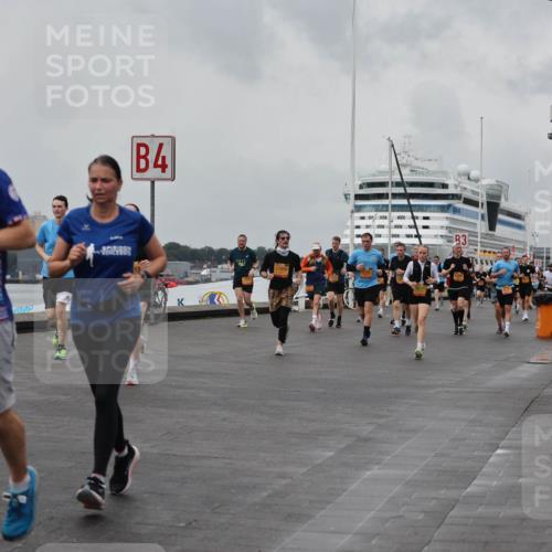 13.09.2026 - Kiel Lauf Andreas Tolksdorf http://msf.ph/oto/10458197 13.09.2026 11:59:23 Kiellinie 4574, 4, 7125, 1, 3 meine-sportfotos.de