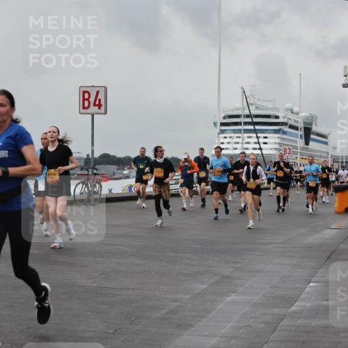 13.09.2026 - Kiel Lauf Andreas Tolksdorf http://msf.ph/oto/10458214 13.09.2026 11:59:24 Kiellinie 4, 2125, 8715, 3 meine-sportfotos.de