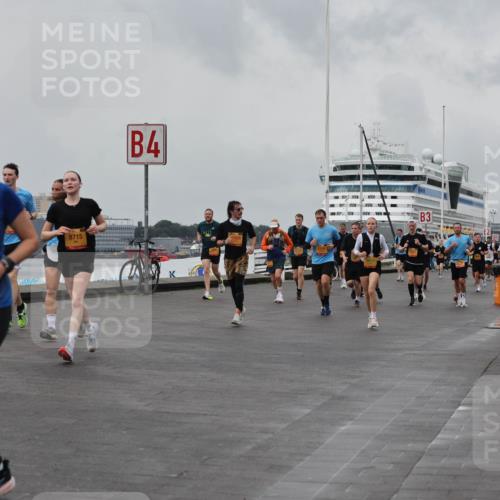13.09.2026 - Kiel Lauf Andreas Tolksdorf http://msf.ph/oto/10458223 13.09.2026 11:59:24 Kiellinie 8715, 4, 3 meine-sportfotos.de