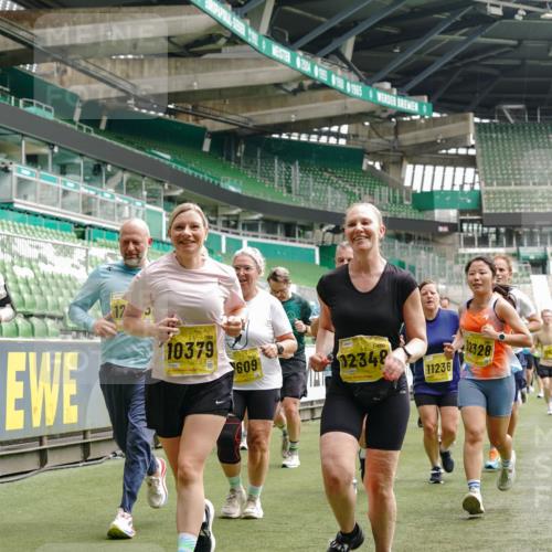 13.09.2026 - 21. swb-Marathon Bremen Michael Burmester http://msf.ph/oto/10458227 13.09.2026 10:33:44 Laufen im Stadion 10018, 10067, 10078, 10166, 10177, 10184, 10203, 10211, 10226, 10236, 10240, 10243, 10249, 10254, 10256, 10297, 10300, 10322, 10355, 10356, 10365, 10372, 10374, 10379, 10383, 10394, 10408, 10410, 10415, 10423, 10428, 10460, 10486, 10494, 10530, 10550, 10565, 10578, 10604, 10668, 10669, 10670, 10673, 10675, 10687, 10691, 10699, 10700, 10707, 10721, 10728, 10745, 10749, 10750, 10771, 10772, 10787, 10788, 10794, 10809, 10828, 10857, 10914, 11126, 11343 meine-sportfotos.de