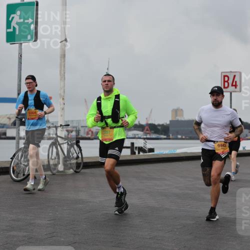 13.09.2026 - Kiel Lauf Andreas Tolksdorf http://msf.ph/oto/10458401 13.09.2026 11:59:40 Kiellinie 6364, 3251, 4, 9442 meine-sportfotos.de