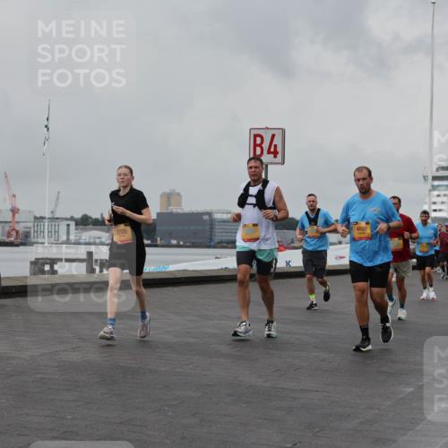 13.09.2026 - Kiel Lauf Andreas Tolksdorf http://msf.ph/oto/10458451 13.09.2026 11:59:42 Kiellinie 442, 1, 7705, 4, 4698, 3 meine-sportfotos.de
