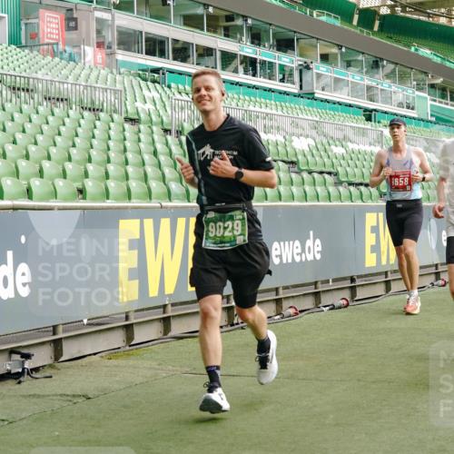 13.09.2026 - 21. swb-Marathon Bremen Michael Burmester http://msf.ph/oto/10458491 13.09.2026 12:54:20 Laufen im Stadion 102, 145, 161, 189, 201, 313, 376, 385, 461, 472, 481, 495, 541, 560, 615, 616, 666, 675, 696, 740, 755, 816, 827, 982, 985, 987, 1053, 1056, 1076, 1197, 1207, 1390, 1419, 1433, 1445, 1468, 1528, 1551, 1599, 1631, 1658, 1664, 1704, 1707, 1814, 2055, 2125, 2234, 2280, 2362, 2383, 2390, 2401, 2422, 2454, 2474, 2499, 2623, 2701, 2733, 2801, 2820, 2824, 2858, 2870, 2882, 2913, 2922, 2962, 2971, 2997, 3012, 3054, 3134, 3175, 3206, 3241, 3246, 3346, 3356, 3357, 3362, 3413 meine-sportfotos.de