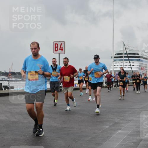 13.09.2026 - Kiel Lauf Andreas Tolksdorf http://msf.ph/oto/10458511 13.09.2026 11:59:43 Kiellinie 4698, 4, 325, 3 meine-sportfotos.de