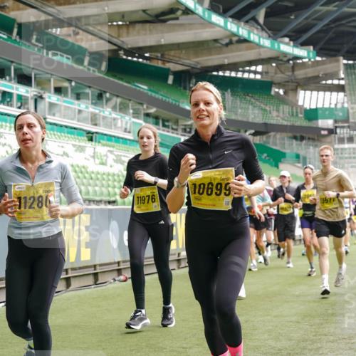 13.09.2026 - 21. swb-Marathon Bremen Michael Burmester http://msf.ph/oto/10458549 13.09.2026 10:33:48 Laufen im Stadion 10018, 10067, 10078, 10166, 10177, 10184, 10203, 10211, 10226, 10236, 10240, 10243, 10249, 10254, 10297, 10300, 10322, 10355, 10356, 10365, 10372, 10374, 10379, 10383, 10394, 10408, 10415, 10423, 10428, 10460, 10486, 10494, 10530, 10550, 10565, 10578, 10604, 10668, 10669, 10670, 10673, 10675, 10687, 10691, 10699, 10700, 10721, 10728, 10745, 10749, 10750, 10771, 10772, 10787, 10788, 10794, 10809, 10828, 10857, 10914, 11126, 11162, 11343, 11803 meine-sportfotos.de
