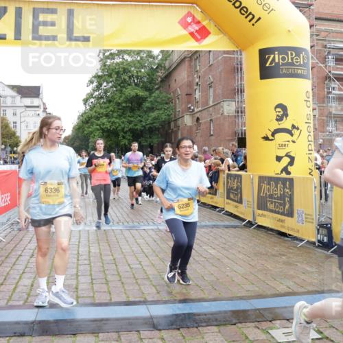 13.09.2026 - Kiel Lauf Yannick Fuchs http://msf.ph/oto/10458582 13.09.2026 09:50:57 Ziel 249, 468, 763, 764, 1373, 1776, 1949, 3723, 5235, 6115, 6118, 6138, 6336, 6647, 6794, 6829, 6893, 7449, 7528, 9551, 11047, 11141, 11652, 12103, 12727, 12834, 797, 1545, 2811, 2816, 3289, 3561, 3698, 3838, 4145, 4229, 4389, 5596, 5851, 6455, 6592, 7134, 7585, 7662, 7694, 8405, 8407, 8672, 9109, 9550, 9990, 10155, 10302, 10333, 10865, 12319, 12705, 232, 2056, 2466, 2777, 4217, 5445, 6009, 6923, 10626, 4229, 5184, 5254, 5535, 8023 meine-sportfotos.de