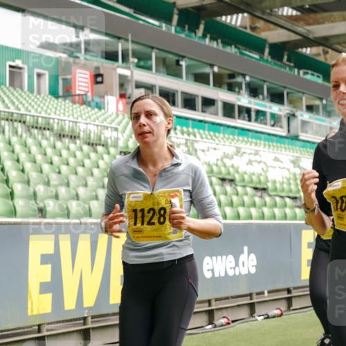 13.09.2026 - 21. swb-Marathon Bremen Michael Burmester http://msf.ph/oto/10458584 13.09.2026 10:33:49 Laufen im Stadion 10018, 10067, 10078, 10166, 10177, 10184, 10203, 10211, 10226, 10236, 10240, 10243, 10249, 10254, 10297, 10300, 10322, 10355, 10356, 10365, 10372, 10374, 10379, 10383, 10394, 10408, 10415, 10423, 10428, 10460, 10486, 10494, 10530, 10550, 10565, 10578, 10604, 10639, 10668, 10669, 10670, 10673, 10675, 10687, 10691, 10699, 10700, 10721, 10728, 10745, 10749, 10750, 10771, 10772, 10787, 10788, 10794, 10809, 10828, 10857, 10914, 11126, 11162, 11343, 11803 meine-sportfotos.de