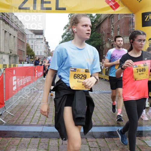 13.09.2026 - Kiel Lauf Yannick Fuchs http://msf.ph/oto/10458623 13.09.2026 09:50:59 Ziel 249, 468, 763, 764, 1373, 1776, 1949, 2056, 3723, 5235, 6115, 6118, 6138, 6336, 6647, 6794, 6829, 6893, 7449, 7528, 9551, 11047, 11141, 12103, 12727, 12834, 797, 1545, 2811, 2816, 3289, 3561, 3698, 3838, 4145, 4229, 4389, 5596, 5851, 6455, 6592, 7134, 7585, 7662, 7694, 8405, 8407, 8672, 9109, 9550, 9990, 10155, 10302, 10333, 10865, 11652, 12319, 12705, 232, 940, 956, 2466, 2777, 4217, 5445, 6009, 6923, 10626, 4229, 5184, 5254, 8023 meine-sportfotos.de