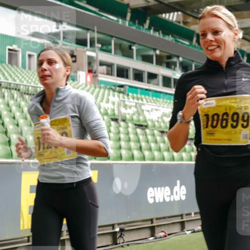 13.09.2026 - 21. swb-Marathon Bremen Michael Burmester http://msf.ph/oto/10458635 13.09.2026 10:33:49 Laufen im Stadion 10018, 10067, 10078, 10166, 10177, 10184, 10203, 10211, 10226, 10236, 10240, 10243, 10249, 10254, 10297, 10300, 10322, 10355, 10356, 10365, 10372, 10374, 10379, 10383, 10394, 10408, 10415, 10423, 10428, 10460, 10486, 10494, 10530, 10550, 10565, 10578, 10604, 10639, 10668, 10669, 10670, 10673, 10675, 10687, 10691, 10699, 10700, 10721, 10728, 10745, 10749, 10750, 10771, 10772, 10787, 10788, 10794, 10809, 10828, 10857, 10914, 11126, 11162, 11343, 11803 meine-sportfotos.de