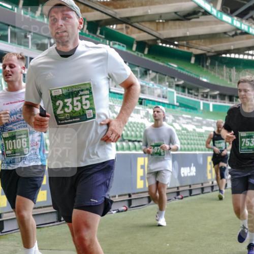 13.09.2026 - 21. swb-Marathon Bremen Michael Burmester http://msf.ph/oto/10458685 13.09.2026 13:11:50 Laufen im Stadion 118, 265, 373, 514, 581, 703, 843, 984, 1113, 1226, 1286, 1334, 1435, 1738, 1849, 1851, 1894, 1936, 1952, 1967, 2248, 2281, 2284, 2299, 2330, 2333, 2336, 2342, 2353, 2375, 2377, 2398, 2426, 2432, 2443, 2505, 2531, 2589, 2654, 2659, 2669, 2673, 2682, 2784, 2804, 2815, 2819, 2822, 2836, 2850, 2895, 2907, 2932, 2963, 2966, 2976, 3026, 3027, 3079, 3082, 3143, 3155, 3159, 3174, 3207, 3208, 3308, 3328, 3349, 3352, 3370, 3409, 3410, 3470, 3549, 551 meine-sportfotos.de