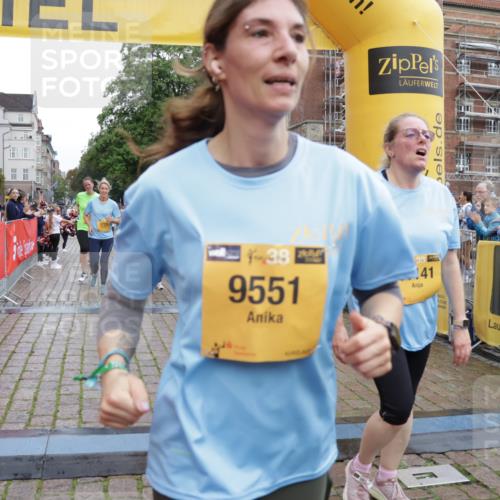 13.09.2026 - Kiel Lauf Yannick Fuchs http://msf.ph/oto/10458699 13.09.2026 09:51:02 Ziel 249, 468, 763, 764, 1373, 1776, 1949, 2056, 3723, 5235, 5445, 6115, 6118, 6138, 6647, 6794, 6829, 6923, 7449, 7528, 9551, 11047, 11141, 12103, 12727, 12834, 797, 1545, 2811, 2816, 3289, 3561, 3698, 3838, 4145, 4389, 5235, 5851, 6336, 6455, 6592, 6647, 6893, 7134, 7585, 7662, 7694, 8405, 8407, 8672, 9550, 9990, 10155, 10302, 10333, 10865, 11652, 12319, 12705, 232, 940, 956, 2466, 2777, 4217, 5731, 6009, 6363, 10626, 11852, 2811, 2816, 3561, 4229, 5184, 5254 meine-sportfotos.de