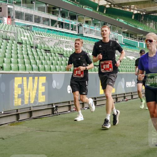 13.09.2026 - 21. swb-Marathon Bremen Michael Burmester http://msf.ph/oto/10458732 13.09.2026 12:54:24 Laufen im Stadion 145, 161, 189, 201, 313, 376, 385, 388, 461, 472, 481, 495, 541, 560, 615, 616, 666, 675, 696, 740, 755, 816, 827, 982, 985, 987, 1053, 1056, 1076, 1197, 1207, 1390, 1419, 1433, 1445, 1468, 1528, 1551, 1599, 1631, 1658, 1664, 1704, 1707, 1814, 2055, 2125, 2234, 2251, 2280, 2362, 2383, 2390, 2401, 2422, 2454, 2474, 2499, 2623, 2701, 2733, 2801, 2820, 2824, 2858, 2870, 2882, 2913, 2922, 2962, 2971, 2997, 3012, 3054, 3134, 3175, 3206, 3241, 3246, 3346, 3356, 3357, 3362, 3413, 3716 meine-sportfotos.de