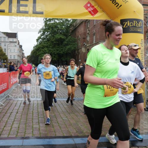13.09.2026 - Kiel Lauf Yannick Fuchs http://msf.ph/oto/10458800 13.09.2026 09:51:05 Ziel 232, 249, 468, 764, 1373, 1776, 1949, 2056, 2777, 3723, 5445, 6115, 6118, 6138, 6794, 6923, 7528, 9551, 10626, 11047, 11141, 12103, 12727, 12834, 763, 797, 1545, 1949, 3289, 3838, 4145, 4389, 5235, 5851, 6138, 6336, 6455, 6592, 6647, 6829, 6893, 7134, 7449, 7585, 7662, 7694, 8405, 8407, 8672, 9550, 9990, 10155, 10302, 10333, 10865, 11652, 12319, 12705, 940, 956, 2466, 3089, 4217, 5731, 5913, 6009, 6363, 11143, 11852, 11997, 1545, 2811, 2816, 3289, 3561, 4229 meine-sportfotos.de