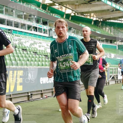 13.09.2026 - 21. swb-Marathon Bremen Michael Burmester http://msf.ph/oto/10458805 13.09.2026 12:54:26 Laufen im Stadion 145, 161, 189, 201, 313, 376, 385, 388, 461, 472, 481, 495, 541, 560, 615, 616, 666, 675, 696, 740, 755, 816, 827, 982, 985, 987, 1053, 1056, 1076, 1197, 1207, 1390, 1419, 1433, 1445, 1468, 1551, 1599, 1631, 1658, 1664, 1704, 1707, 1814, 2055, 2125, 2234, 2251, 2280, 2362, 2383, 2390, 2401, 2422, 2454, 2474, 2499, 2623, 2701, 2733, 2801, 2820, 2824, 2858, 2870, 2882, 2913, 2922, 2962, 2971, 2997, 3012, 3054, 3134, 3175, 3206, 3241, 3246, 3346, 3356, 3357, 3362, 3413, 3716 meine-sportfotos.de