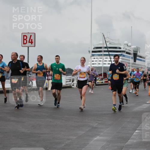 13.09.2026 - Kiel Lauf Andreas Tolksdorf http://msf.ph/oto/10458809 13.09.2026 11:59:52 Kiellinie 4, 7653, 9072, 3820 meine-sportfotos.de