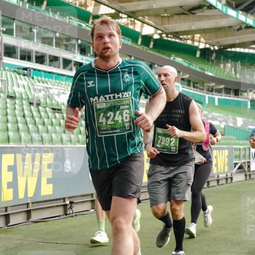 13.09.2026 - 21. swb-Marathon Bremen Michael Burmester http://msf.ph/oto/10458822 13.09.2026 12:54:26 Laufen im Stadion 145, 161, 189, 201, 313, 376, 385, 388, 461, 472, 481, 495, 541, 560, 615, 616, 666, 675, 696, 740, 755, 816, 827, 982, 985, 987, 1053, 1056, 1076, 1197, 1207, 1390, 1419, 1433, 1445, 1468, 1551, 1599, 1631, 1658, 1664, 1704, 1707, 1814, 2055, 2125, 2234, 2251, 2280, 2362, 2383, 2390, 2401, 2422, 2454, 2474, 2499, 2623, 2701, 2733, 2801, 2820, 2824, 2858, 2870, 2882, 2913, 2922, 2962, 2971, 2997, 3012, 3054, 3134, 3175, 3206, 3241, 3246, 3346, 3356, 3357, 3362, 3413, 3716 meine-sportfotos.de
