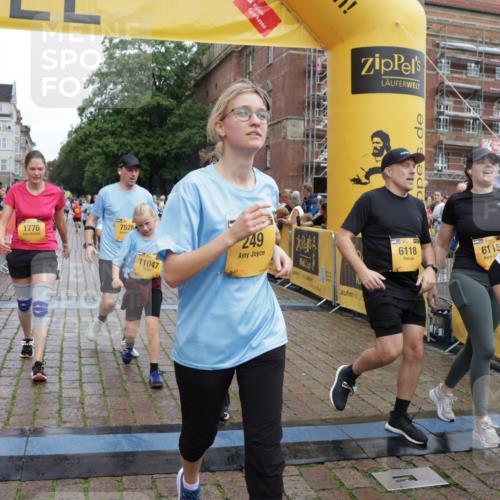13.09.2026 - Kiel Lauf Yannick Fuchs http://msf.ph/oto/10458826 13.09.2026 09:51:06 Ziel 232, 249, 468, 764, 1373, 1776, 2056, 2777, 3723, 5445, 6115, 6118, 6794, 6923, 7528, 9551, 10626, 11047, 11141, 12103, 12727, 12834, 763, 797, 1373, 1545, 1949, 3289, 3838, 4145, 4389, 5235, 5851, 6138, 6336, 6455, 6592, 6647, 6829, 6893, 7134, 7449, 7585, 7662, 7694, 8405, 8407, 8672, 9550, 9551, 9990, 10155, 10333, 10865, 11141, 11652, 12319, 12705, 940, 956, 2466, 2483, 3089, 4217, 5731, 5913, 6009, 6363, 8150, 11143, 11852, 11997, 1545, 2811, 2816, 3289, 3561, 4229 meine-sportfotos.de