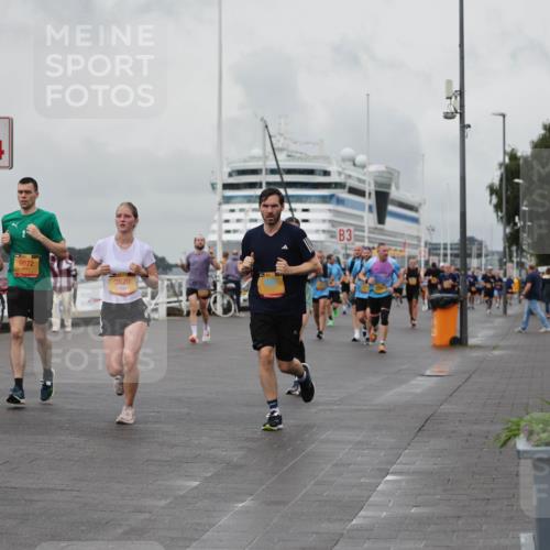 13.09.2026 - Kiel Lauf Andreas Tolksdorf http://msf.ph/oto/10458827 13.09.2026 11:59:53 Kiellinie 4, 7653, 9072, 3820, 3 meine-sportfotos.de