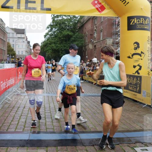13.09.2026 - Kiel Lauf Yannick Fuchs http://msf.ph/oto/10458845 13.09.2026 09:51:07 Ziel 232, 249, 468, 764, 1776, 2056, 2777, 3723, 5445, 6009, 6115, 6118, 6794, 6923, 7528, 10626, 11047, 12103, 12727, 12834, 468, 763, 797, 1373, 1545, 1949, 3289, 3838, 4145, 4389, 5235, 5851, 6138, 6336, 6455, 6592, 6647, 6829, 6893, 7134, 7449, 7585, 7662, 7694, 8405, 8407, 8672, 9550, 9551, 9990, 10155, 10333, 10865, 11141, 11652, 12319, 12705, 940, 956, 2466, 2483, 3089, 4217, 4615, 5731, 5913, 6363, 8150, 11143, 11552, 11852, 11997, 1545, 2811, 2816, 3289, 3561, 4229 meine-sportfotos.de