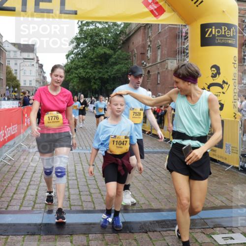 13.09.2026 - Kiel Lauf Yannick Fuchs http://msf.ph/oto/10458858 13.09.2026 09:51:07 Ziel 232, 249, 468, 764, 1776, 2056, 2777, 3723, 5445, 6009, 6115, 6118, 6794, 6923, 7528, 10626, 11047, 12103, 12727, 12834, 468, 763, 797, 1373, 1545, 1949, 3289, 3838, 4145, 4389, 5235, 5851, 6138, 6336, 6455, 6592, 6647, 6829, 6893, 7134, 7449, 7585, 7662, 7694, 8405, 8407, 8672, 9550, 9551, 9990, 10155, 10333, 10865, 11141, 11652, 12319, 12705, 940, 956, 2466, 2483, 3089, 4217, 4615, 5731, 5913, 6363, 8150, 11143, 11552, 11852, 11997, 1545, 2811, 2816, 3289, 3561, 4229 meine-sportfotos.de