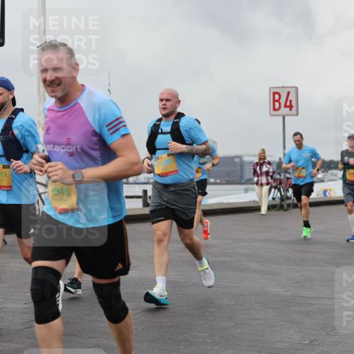 13.09.2026 - Kiel Lauf Andreas Tolksdorf http://msf.ph/oto/10458936 13.09.2026 12:00:03 Kiellinie 10611, 4946, 4, 8165 meine-sportfotos.de