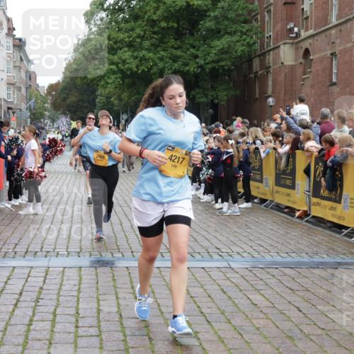 13.09.2026 - Kiel Lauf Yannick Fuchs http://msf.ph/oto/10459061 13.09.2026 09:51:17 Ziel 232, 940, 956, 2466, 2777, 4217, 5731, 6009, 6363, 6923, 10626, 11852, 249, 468, 763, 764, 1373, 1776, 1949, 2056, 3723, 4389, 5235, 5445, 6115, 6118, 6138, 6336, 6455, 6647, 6794, 6829, 6893, 6923, 7449, 7528, 8405, 9550, 9551, 10155, 10333, 11047, 11141, 11652, 12103, 12727, 12834, 714, 840, 2483, 3089, 3674, 4615, 4822, 4907, 5595, 5913, 6057, 6648, 7622, 8097, 8150, 11143, 11233, 11494, 11552, 11997, 12107, 797, 3838, 4145, 4389, 6455, 7134, 7694 meine-sportfotos.de